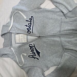 Aeropostale Light Gray Zip-Up Hoodie SIZE LARGE.   Lightly Worn